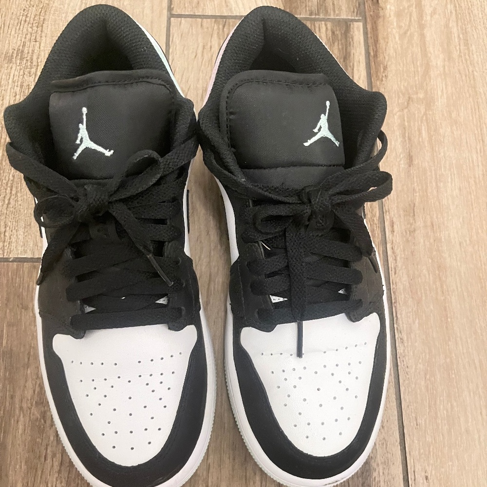Nike jordan lows